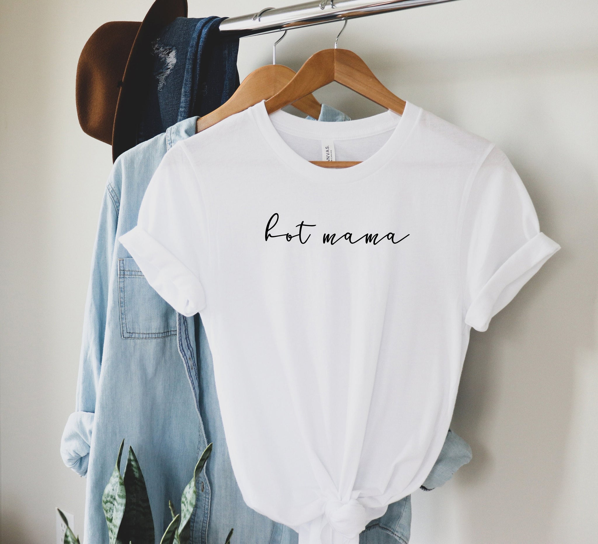 Hot mama Shirt, Hotmama Graphic T-Shirt,Mama Shirt,Women Men Unisex, pregnant Tee, new mama Shirt, Gift for a wife, for girlfriend